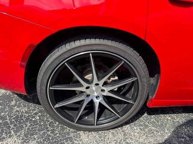 Used 2022 Torred Clearcoat Dodge SXT image 3