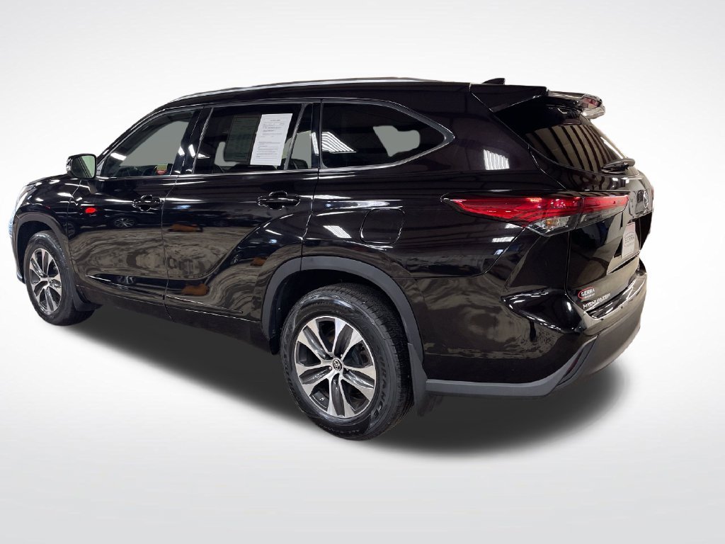 Used 2021 Brown Toyota XLE image 3