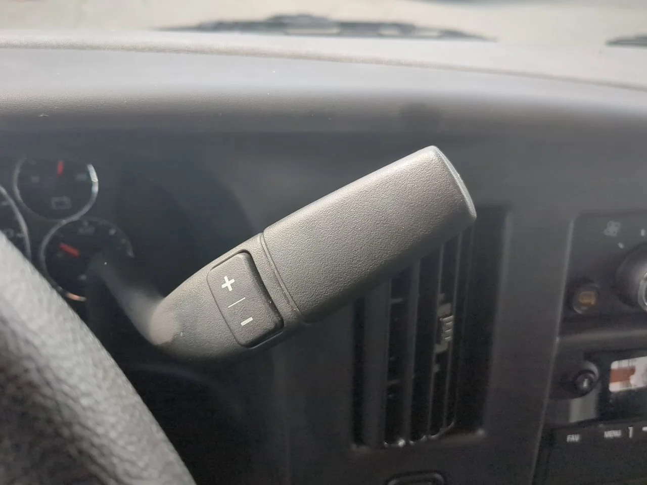 New 2025 Summit White GMC Work Van image 15