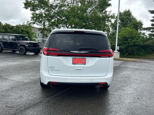 Used 2023 White Chrysler Touring L image 6