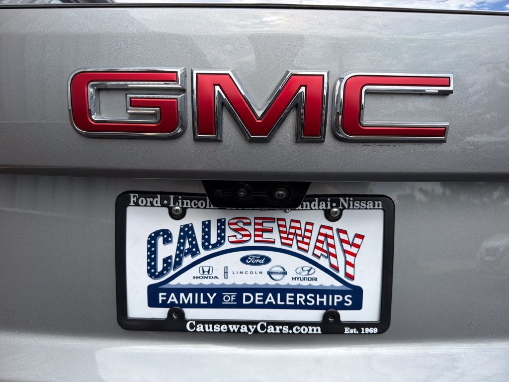 Used 2025 Sterling Metallic GMC Elevation image 42