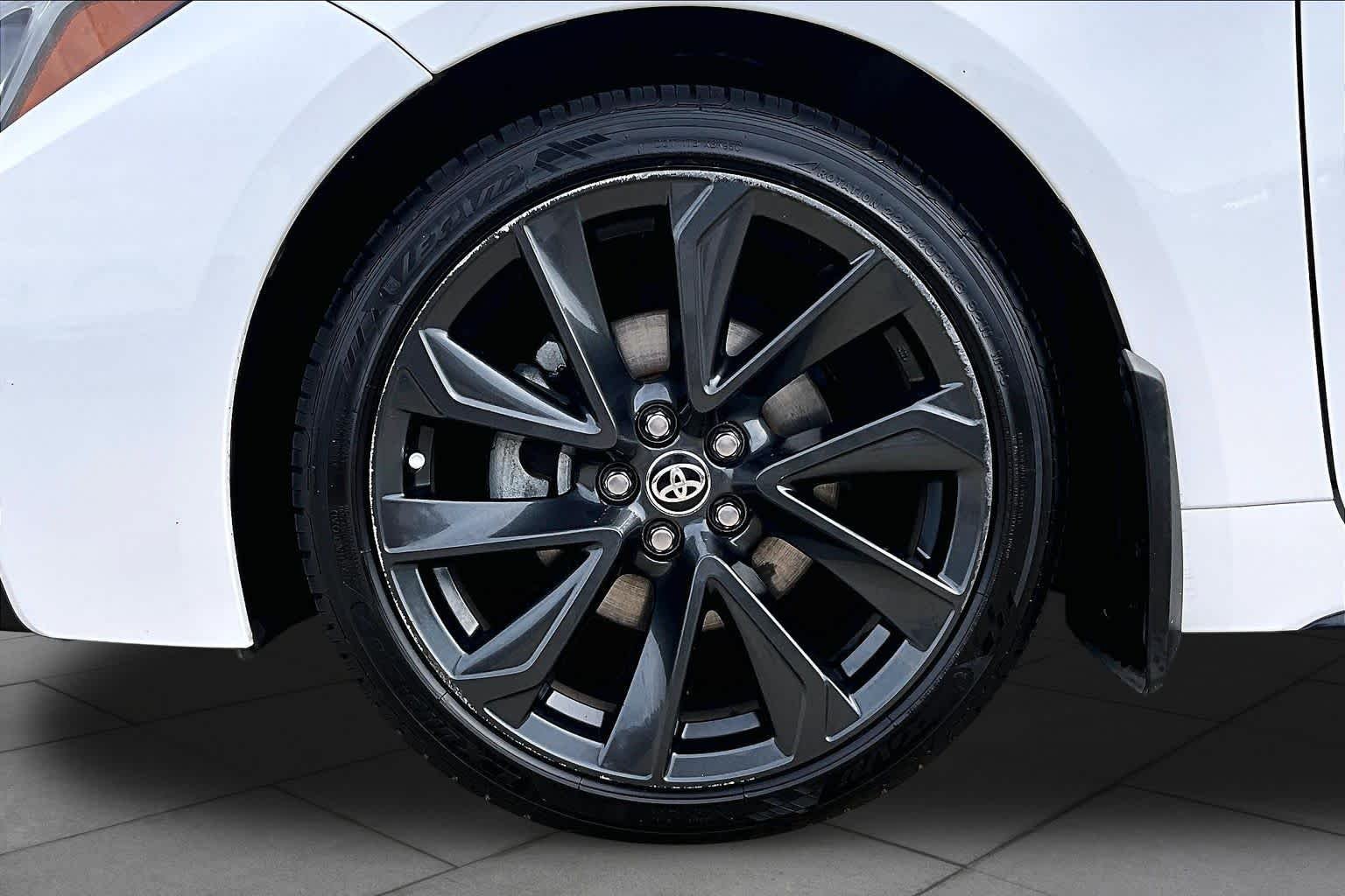 Used 2023 Ice Cap Toyota SE image 11