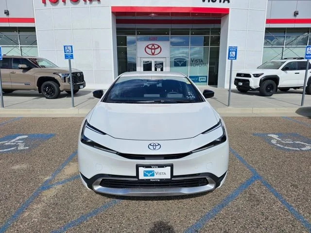 New 2026 Wind Chill Pearl <sup>1</sup> Toyota  SE image 2
