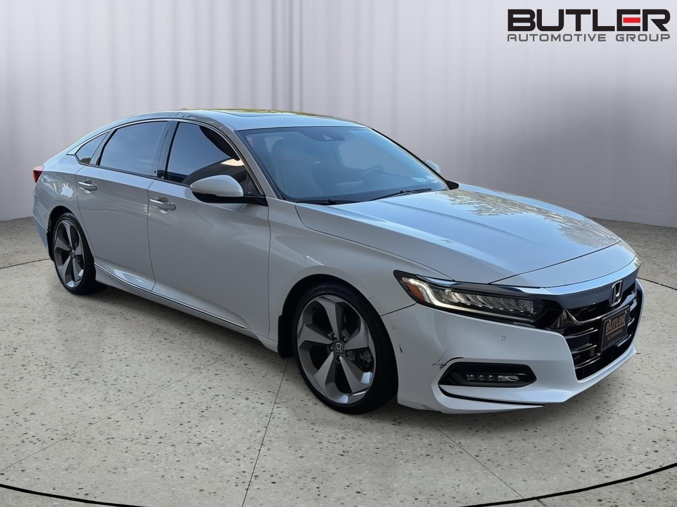 Used 2018 Platinum White Pearl Honda Touring image 8