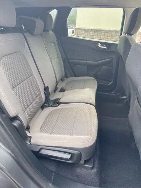 Used 2021 Gray Ford SE image 18