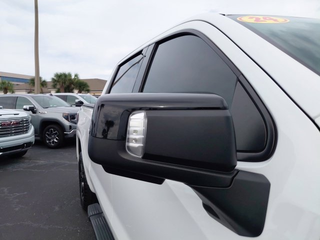 Used 2024 Summit White GMC Elevation image 13