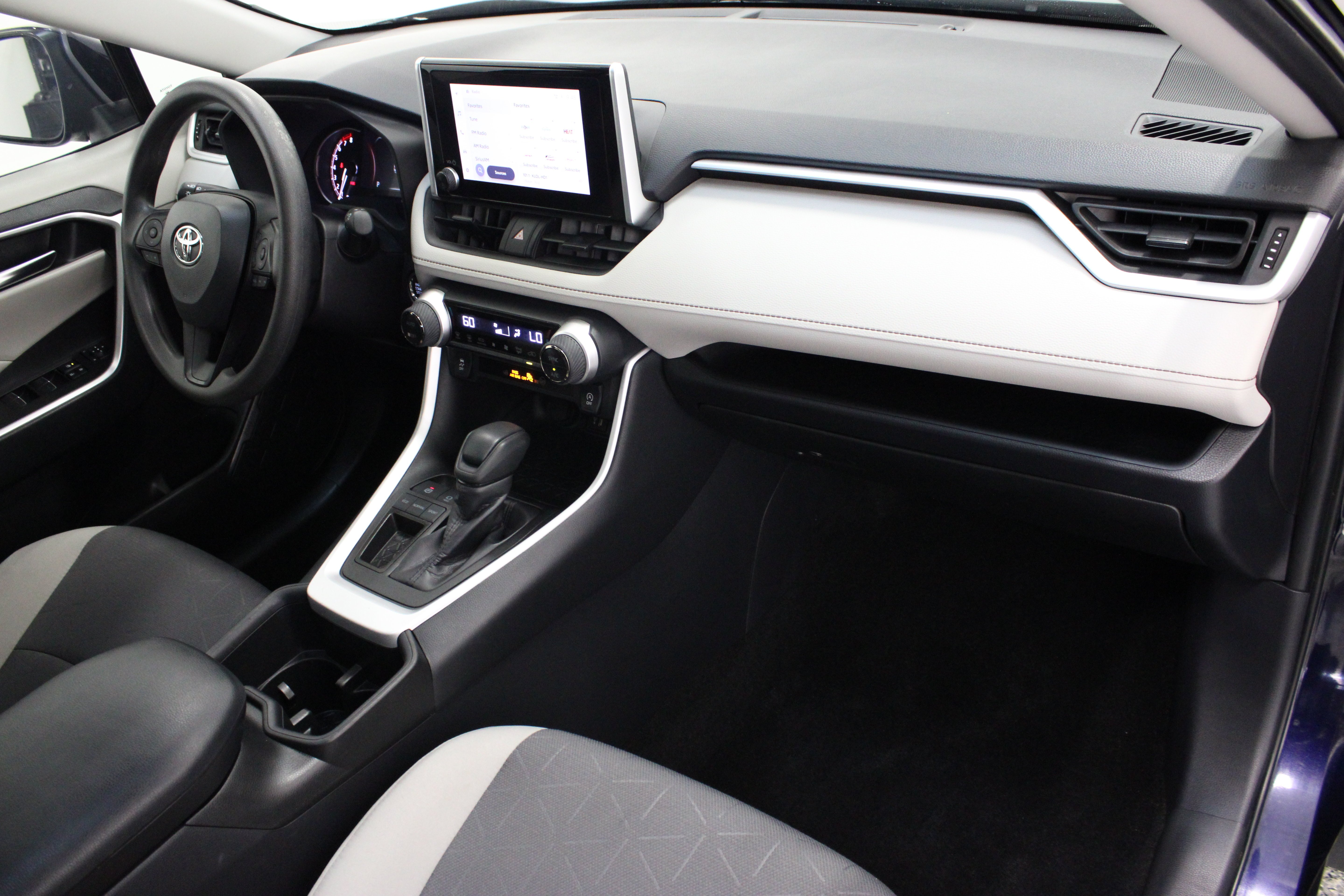 Used 2025 Blueprint Toyota XLE 2.5L image 37