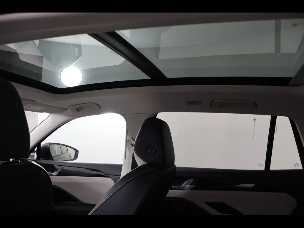 New 2026 Black Volkswagen 2.0T SE image 9