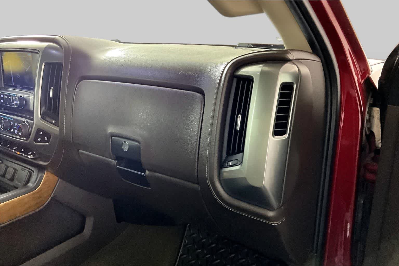 Used 2018 Cajun Red Tintcoat Chevrolet LTZ image 18
