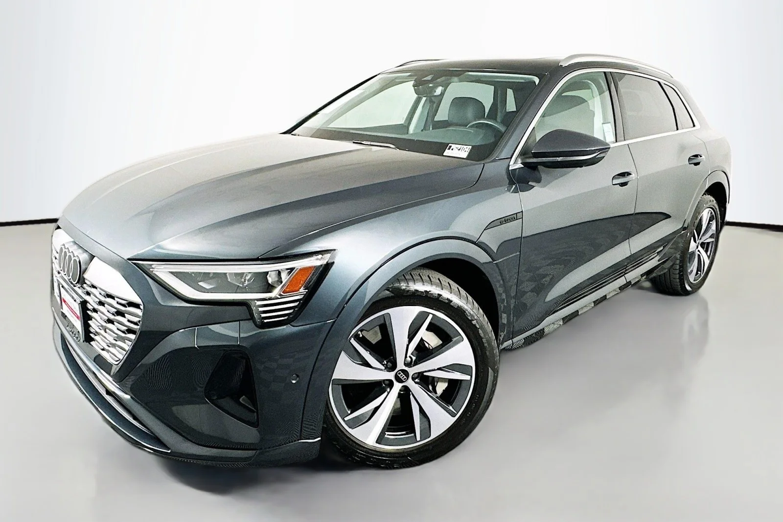 2024 Audi Q8 e-tron 55 114 kWh Premium Plus quattro's photo