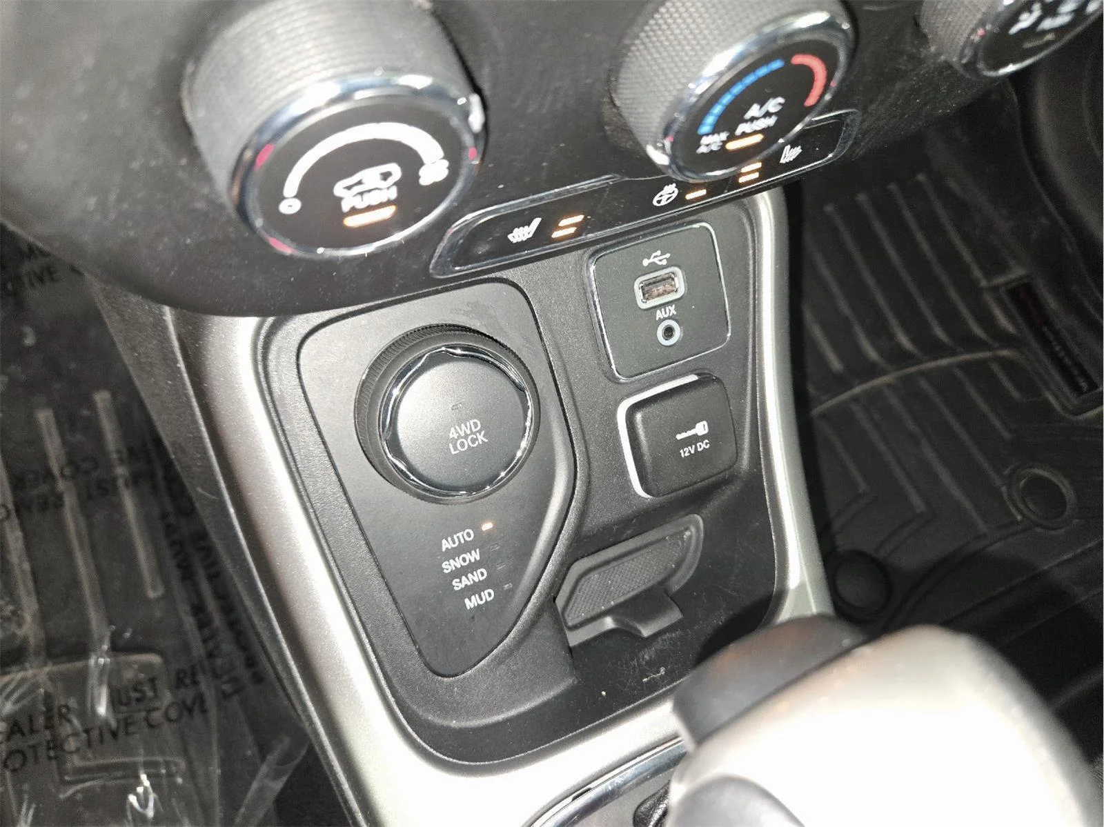 Used 2018 BLACK JEEP SPORT image 27