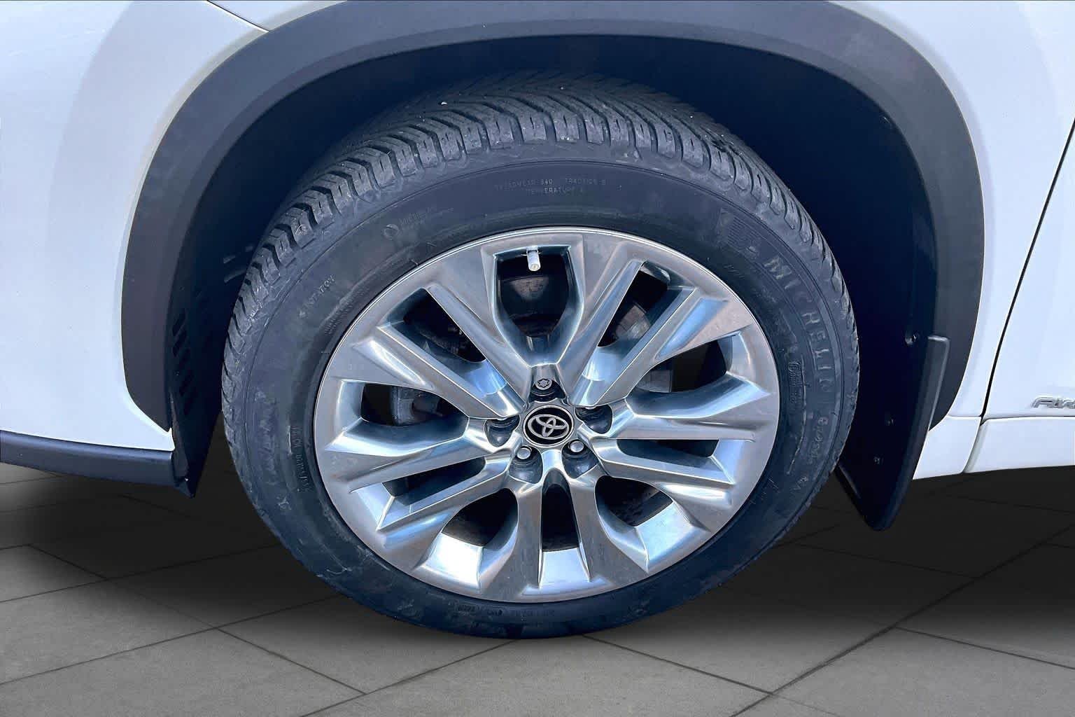 Used 2021 Blizzard Pearl Toyota Hybrid Limited image 11