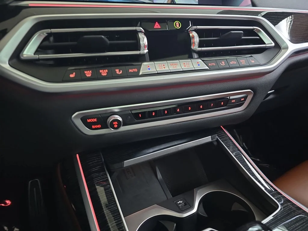 Used 2021 Carbon Black Metallic BMW M50i image 27