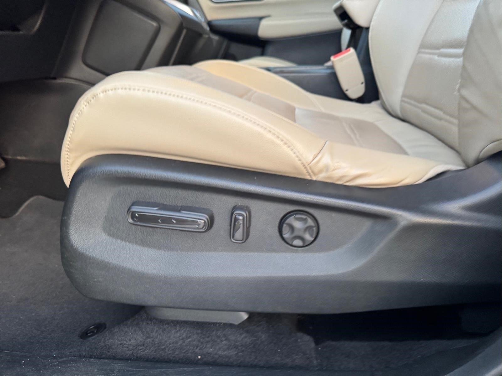 Used 2017 Sandstorm Metallic Honda Touring image 24