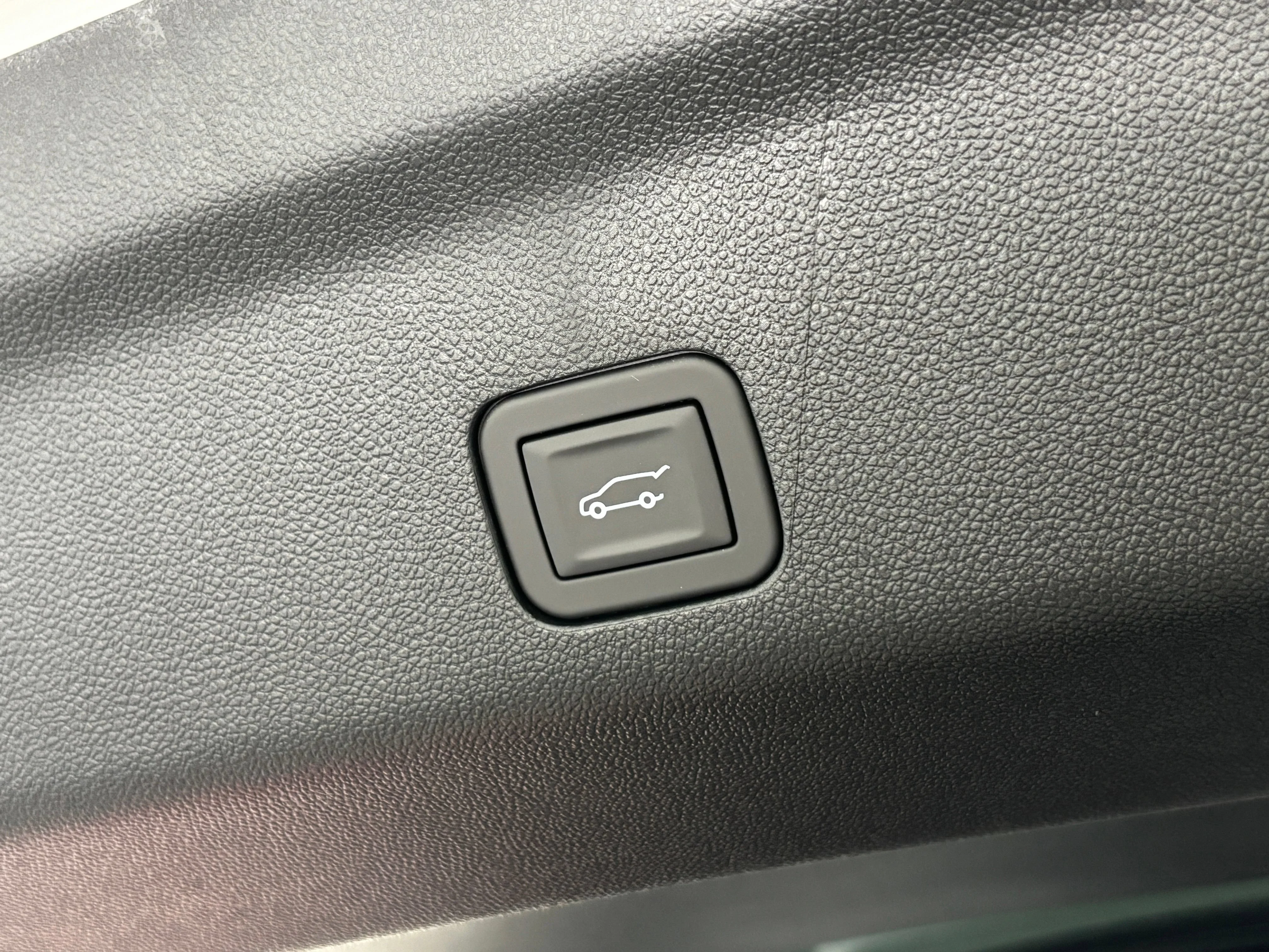 2026 GMC Yukon XL Denali - Photo 15