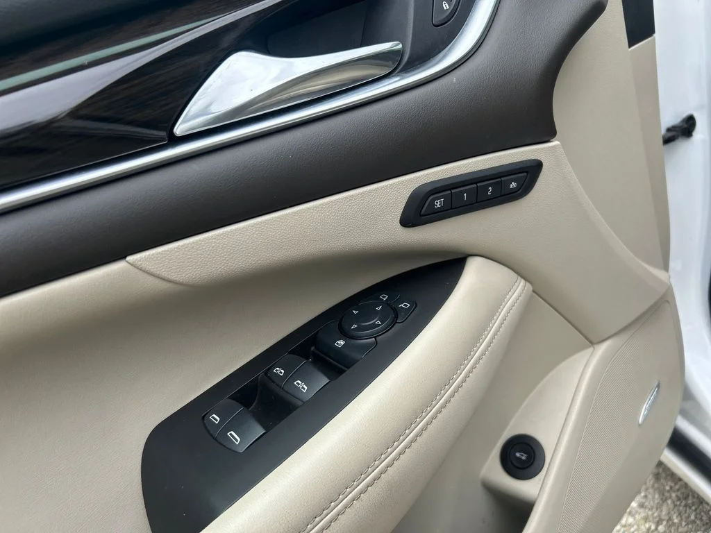 Used 2017 White Buick Essence image 12