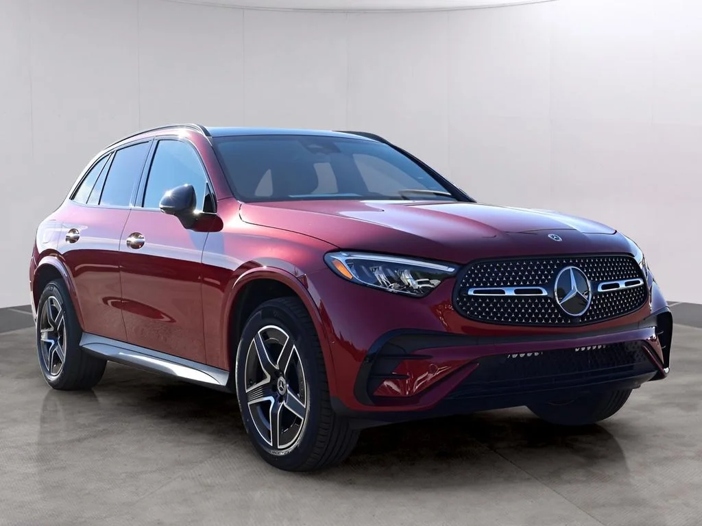 Certified Used 2026 MANUFAKTUR Patagonia Red Metallic Mercedes-Benz GLC 300 image 3