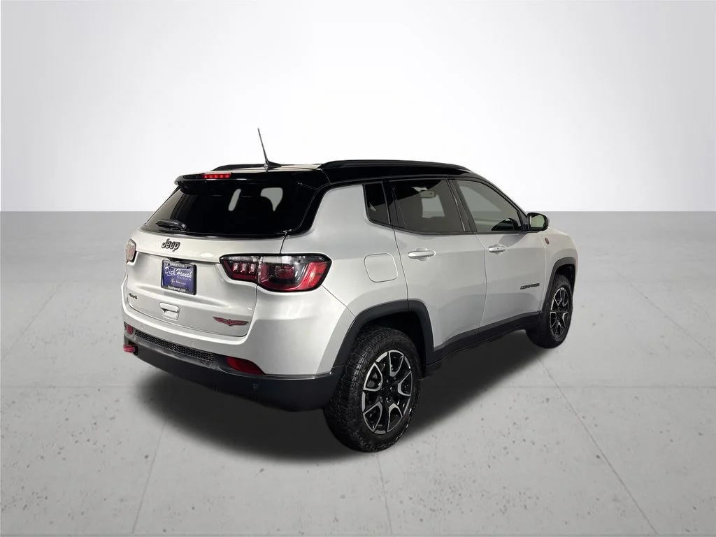Used 2024 Silver Jeep Trailhawk image 6