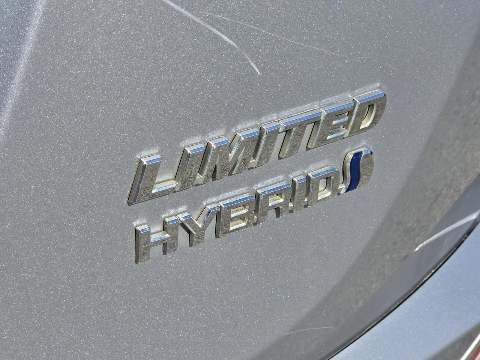 Used 2018 Silver Toyota Hybrid Limited AWD (Natl) image 9