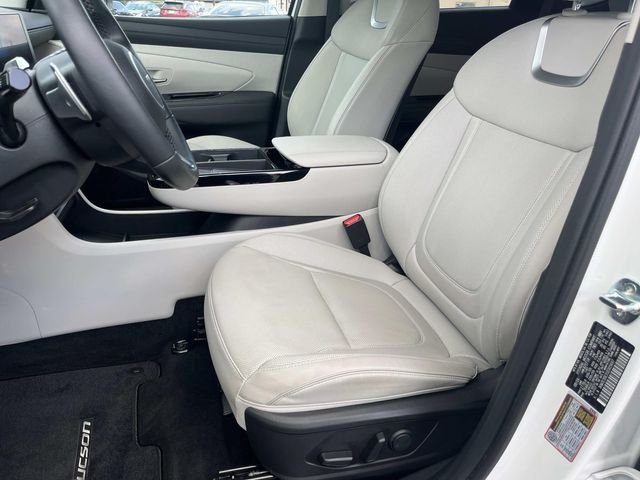 Used 2025 White Hyundai Limited image 23