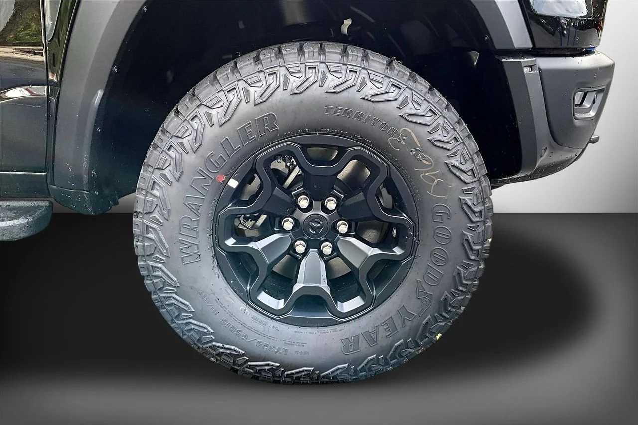 New 2026 Diamond Black Crystal Pearl-Coat Exterior Paint RAM RHO image 29