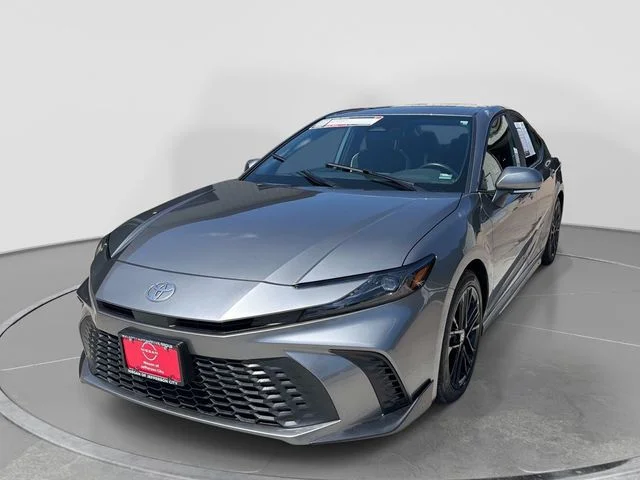 Used 2025  Toyota SE image 8