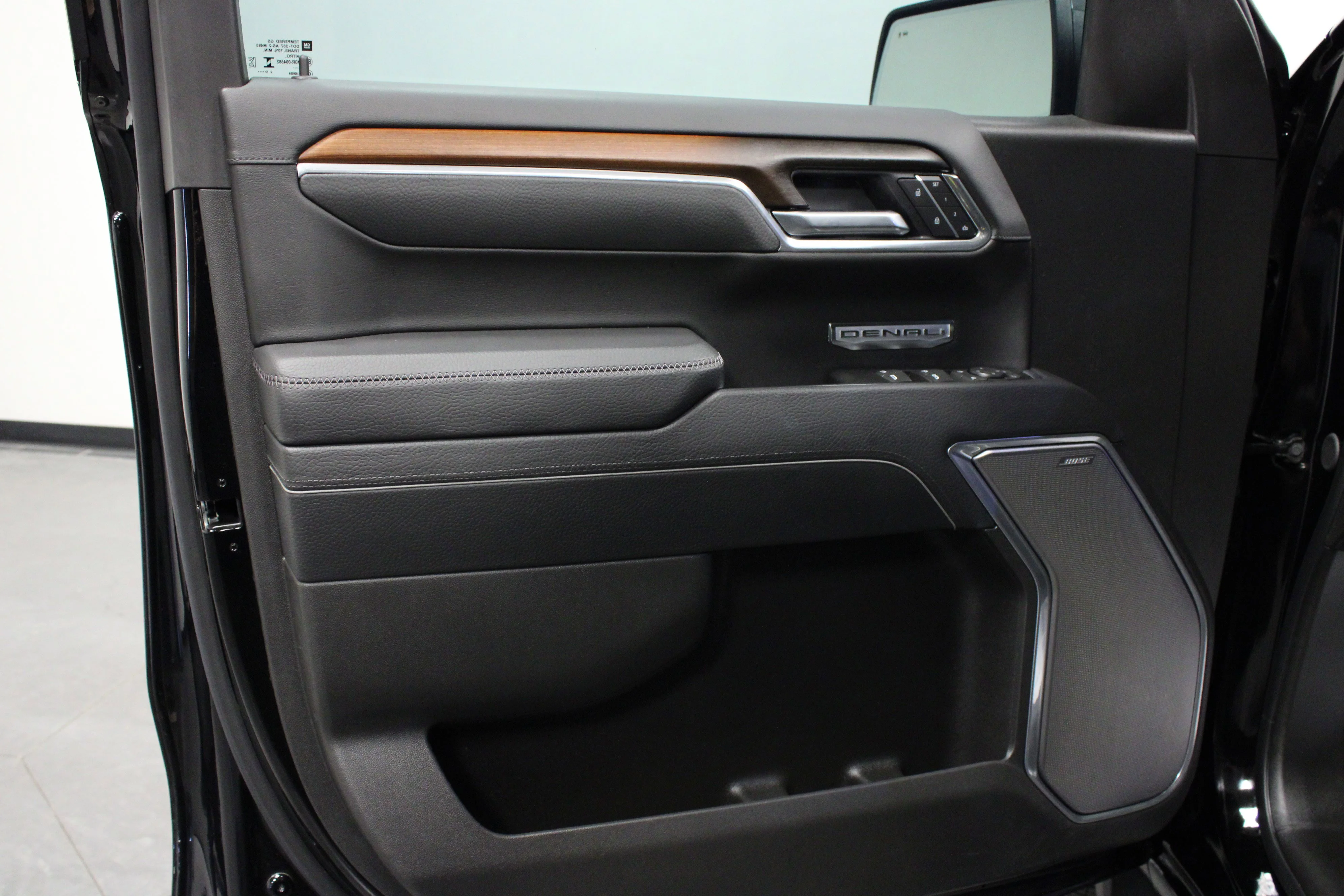 Used 2026 Onyx Black GMC Denali image 11