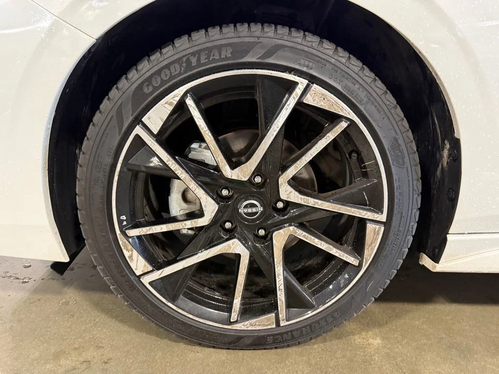 Used 2025 White Nissan SR image 24