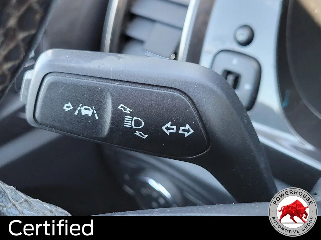 Used 2021 White Ford Lariat image 30