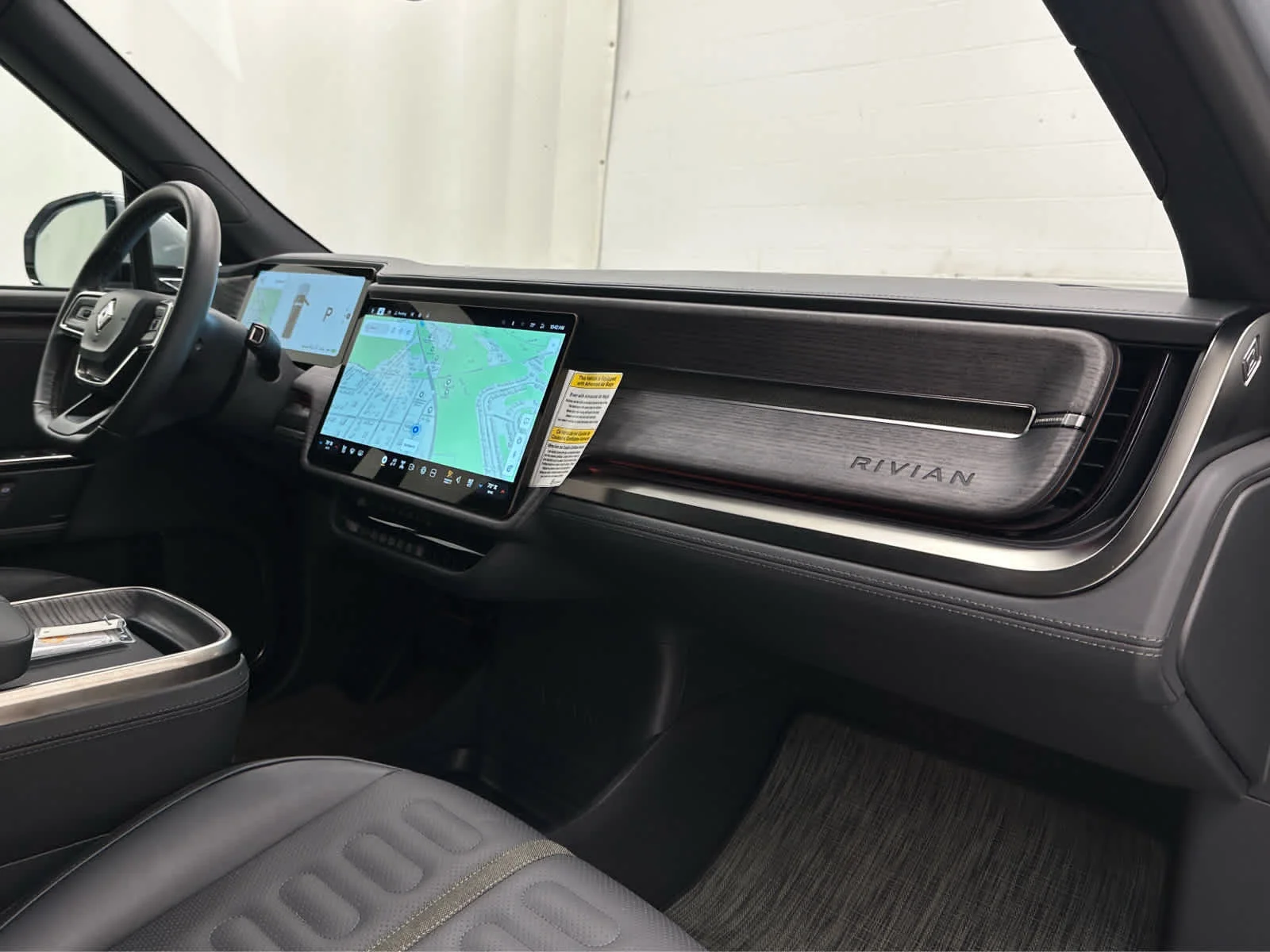 Used 2025 LA Silver Rivian Adventure image 17