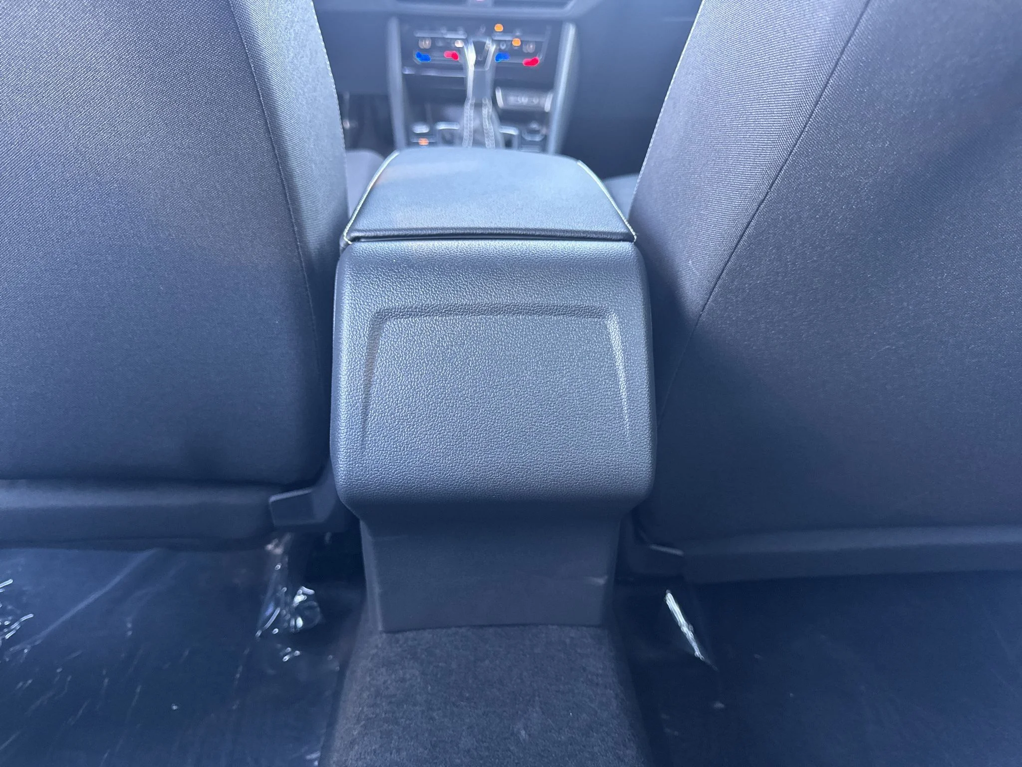 New 2027 Platinum Gray Metallic Volkswagen S image 31