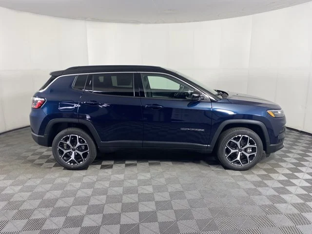 New 2026 Fathom Blue Pearl-Coat Exterior Paint Jeep Limited image 6