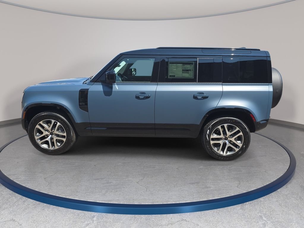 New 2026 Tasman Blue LAND ROVER X-Dynamic SE image 8