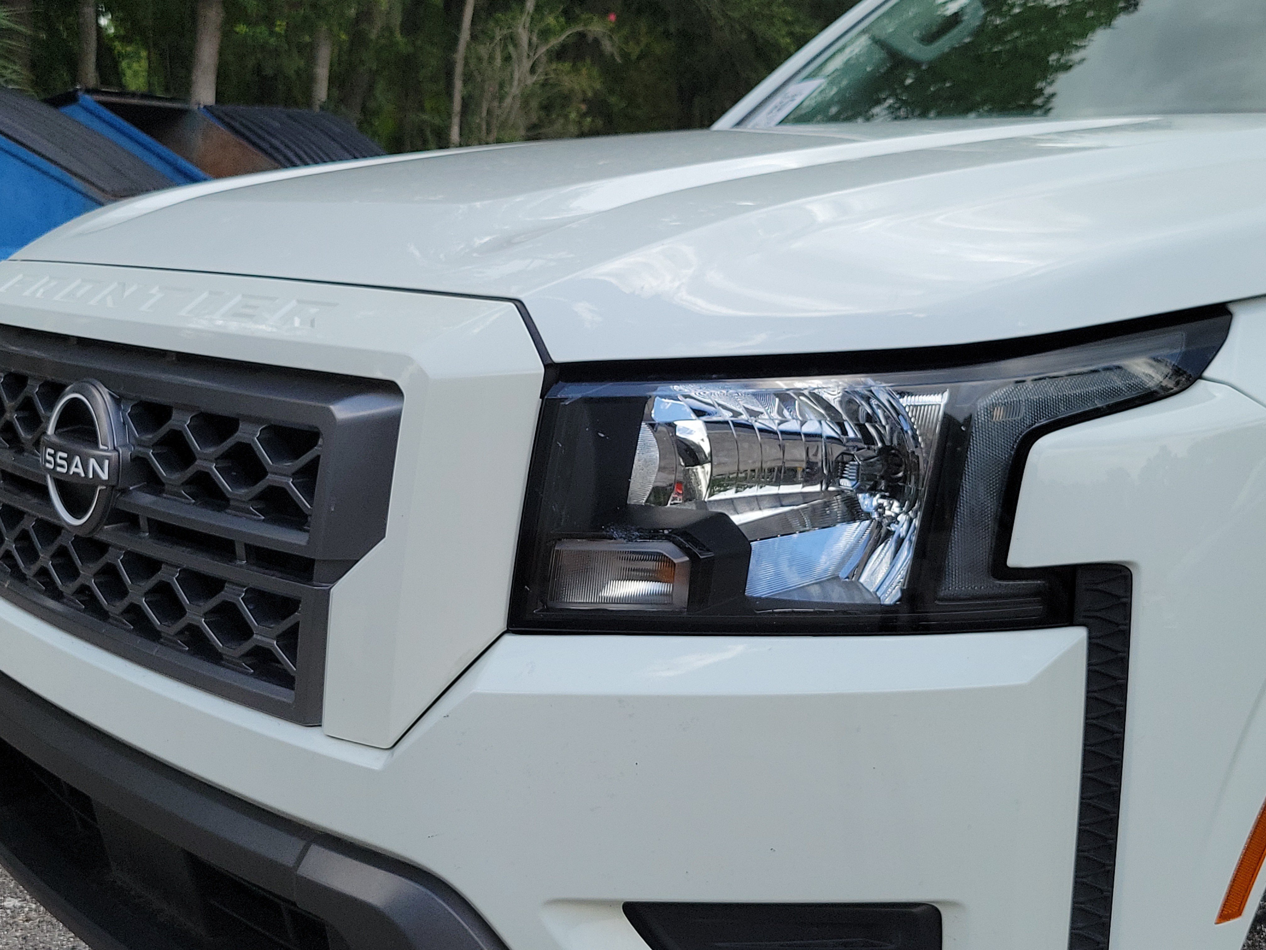 Used 2022 Glacier White Nissan SV image 8
