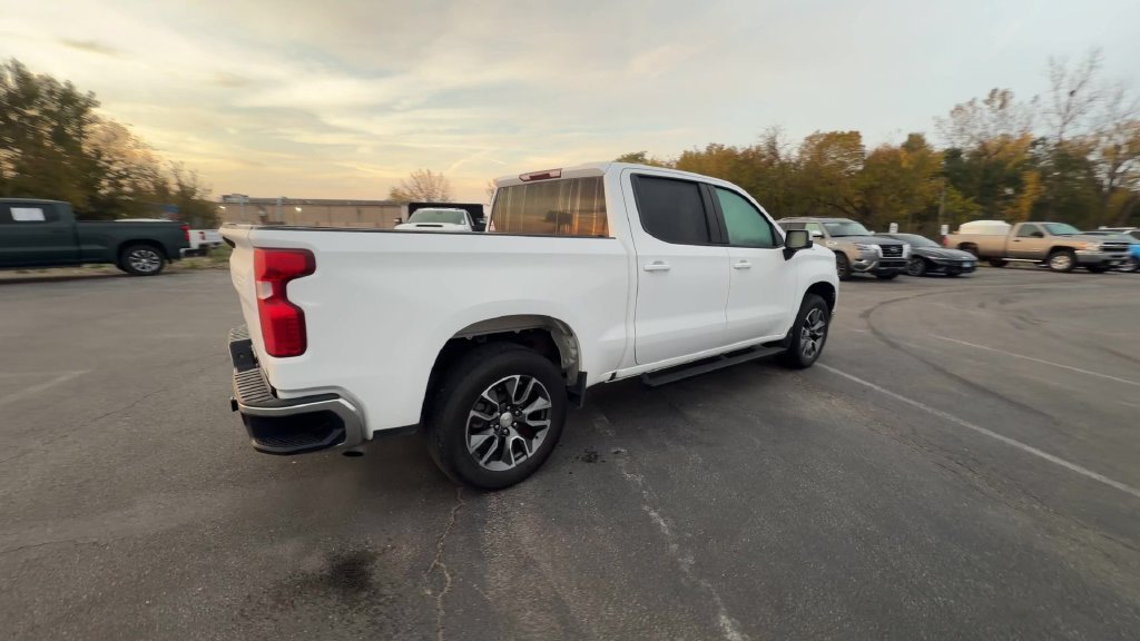 2024 Chevrolet Silverado 1500 LT - Photo 8