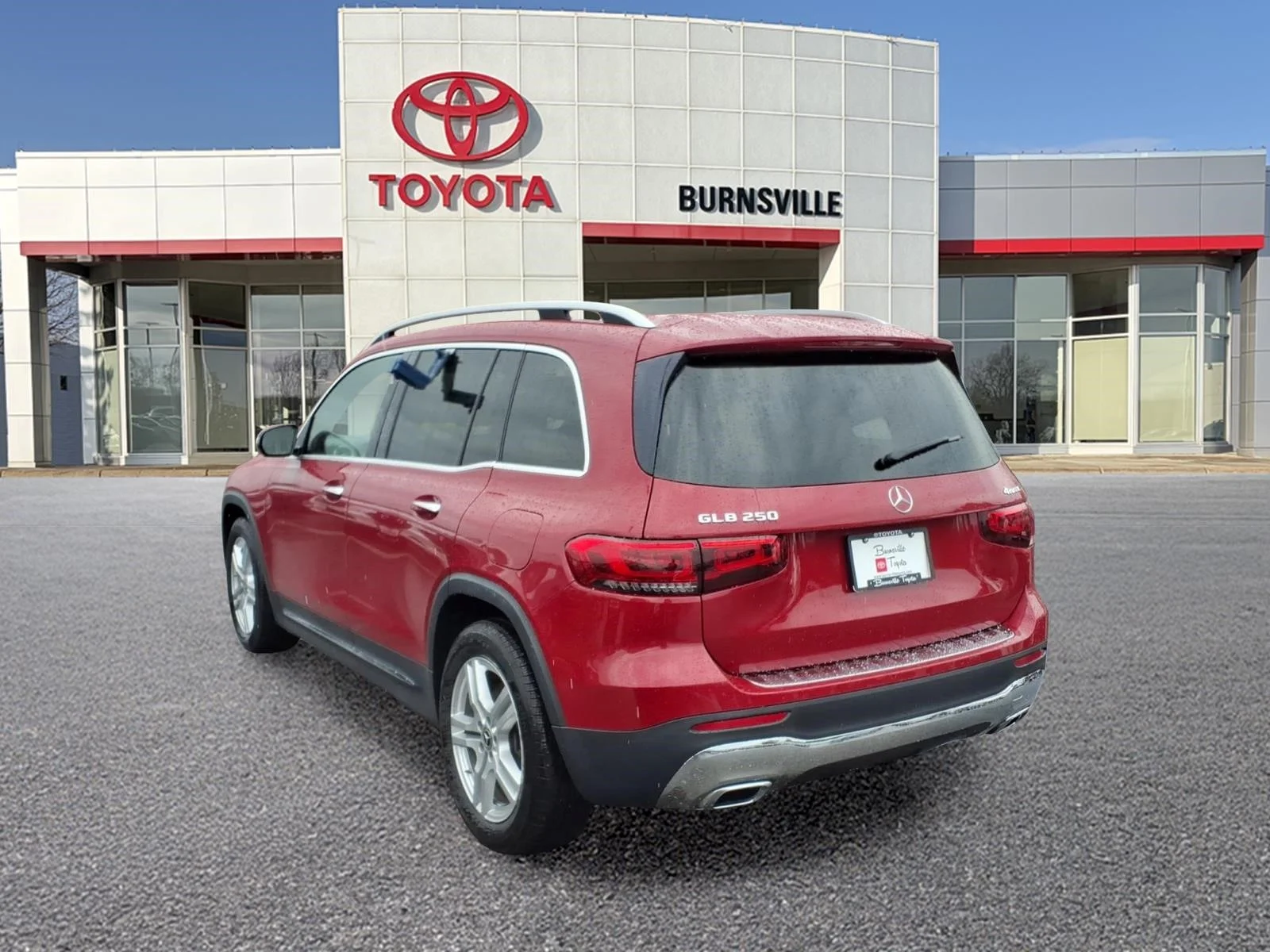 Used 2021 Red Mercedes-Benz GLB 250 image 6