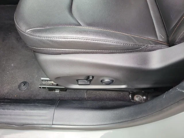 Used 2024 Gray Jeep Limited image 15