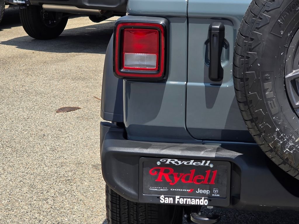 New 2026 Anvil Clear-Coat Exterior Paint Jeep Sport S image 6