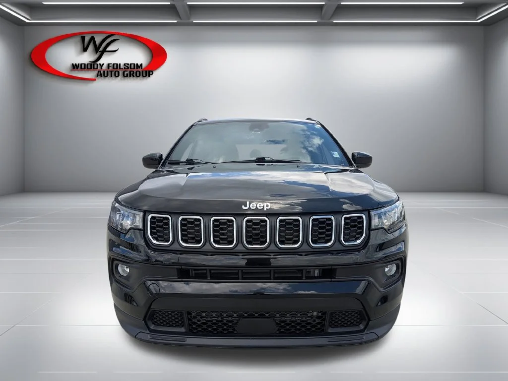 Used 2025 Black Jeep Latitude image 2