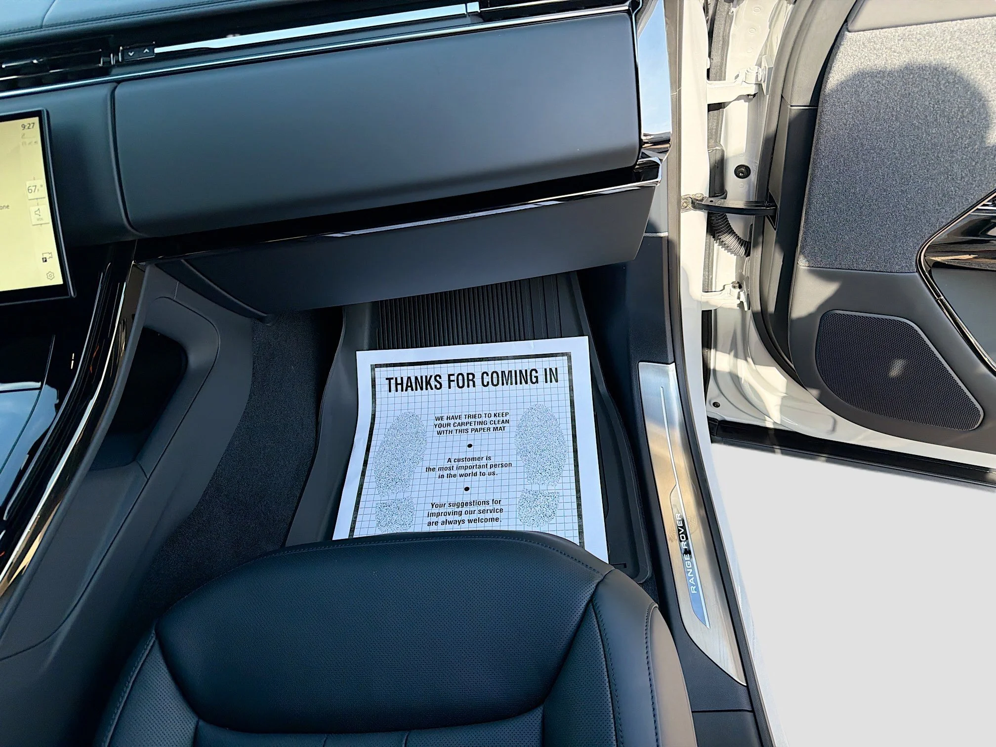 New 2026 Borasco Grey Metallic Land Rover Dynamic SE image 17