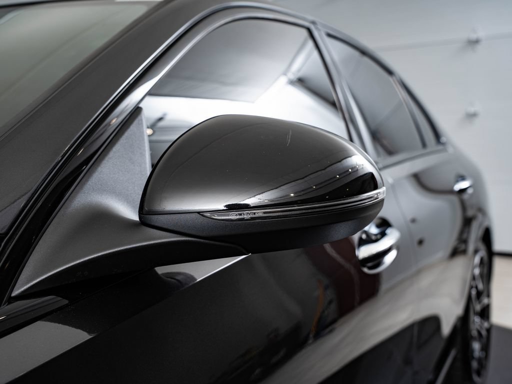 Used 2023 Graphite Grey Metallic Mercedes-Benz C 300 image 17