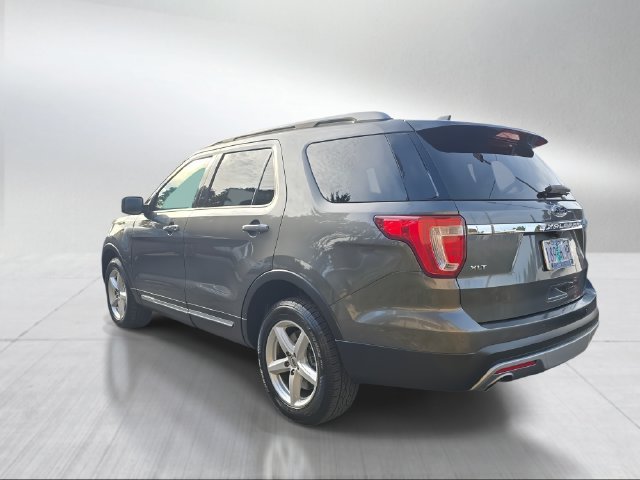 Used 2017 Magnetic Ford XLT image 5