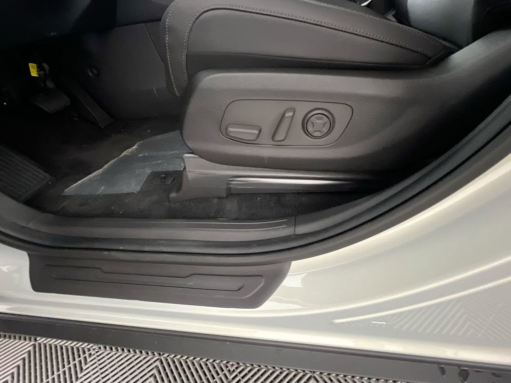 New 2026 Ivory Silver Kia SX Prestige image 15