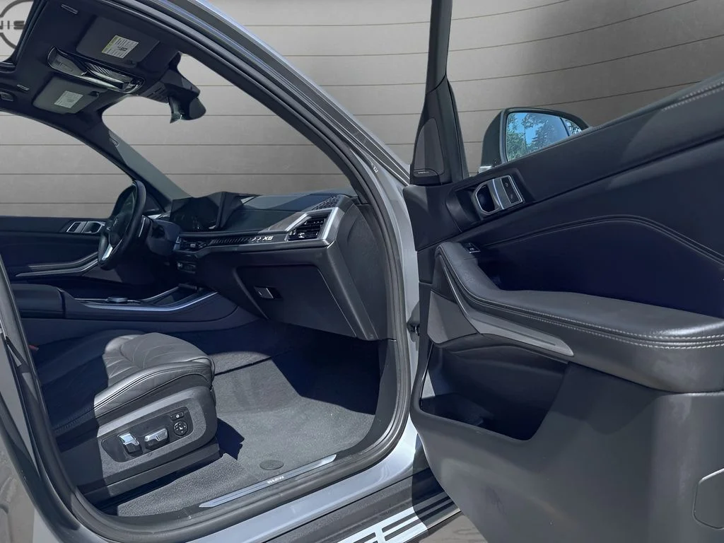 Used 2025 Gray BMW xDrive40i image 45