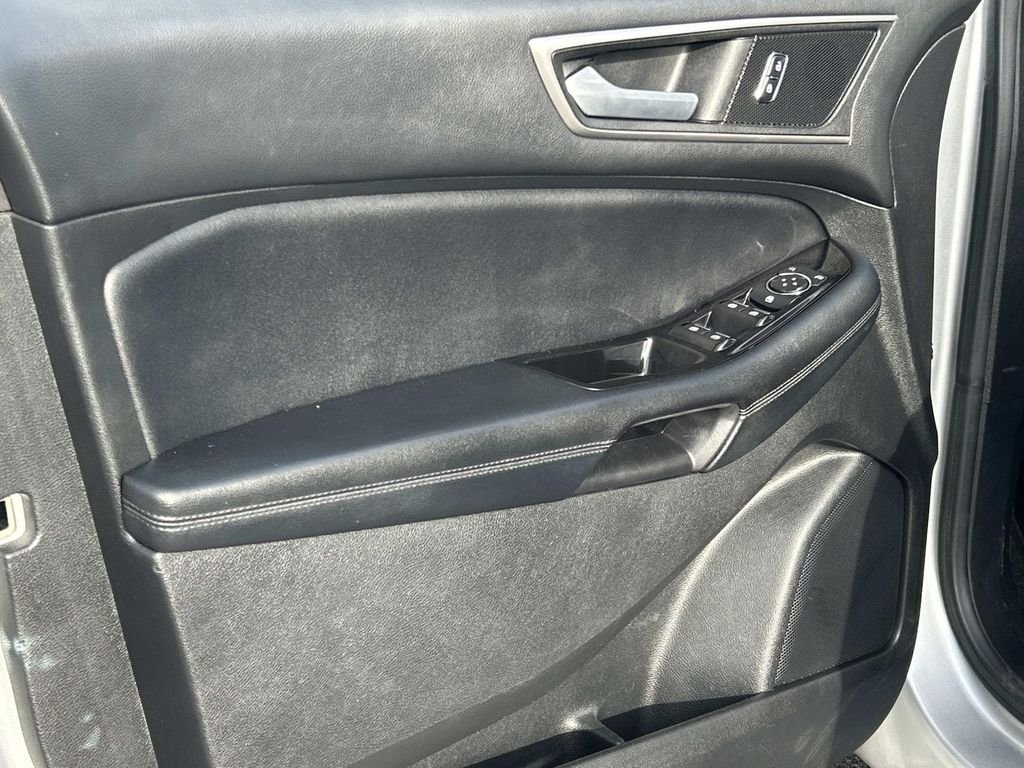 Used 2016 Ingot Silver Ford SEL image 27