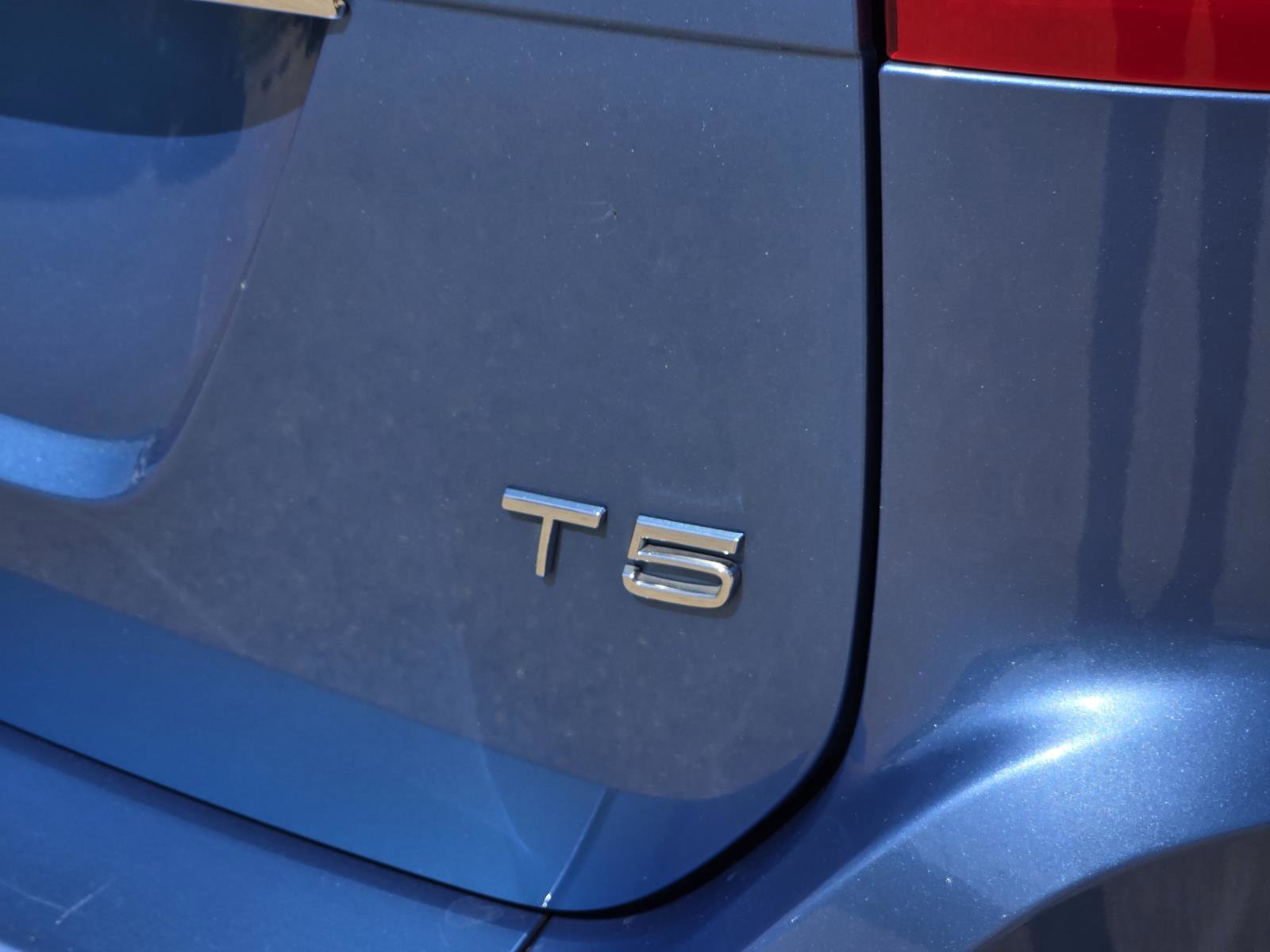 Used 2017 Blue Metallic Volvo Inscription image 11