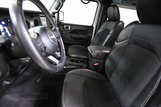 Used 2023 Silver Jeep Freedom Edition image 2