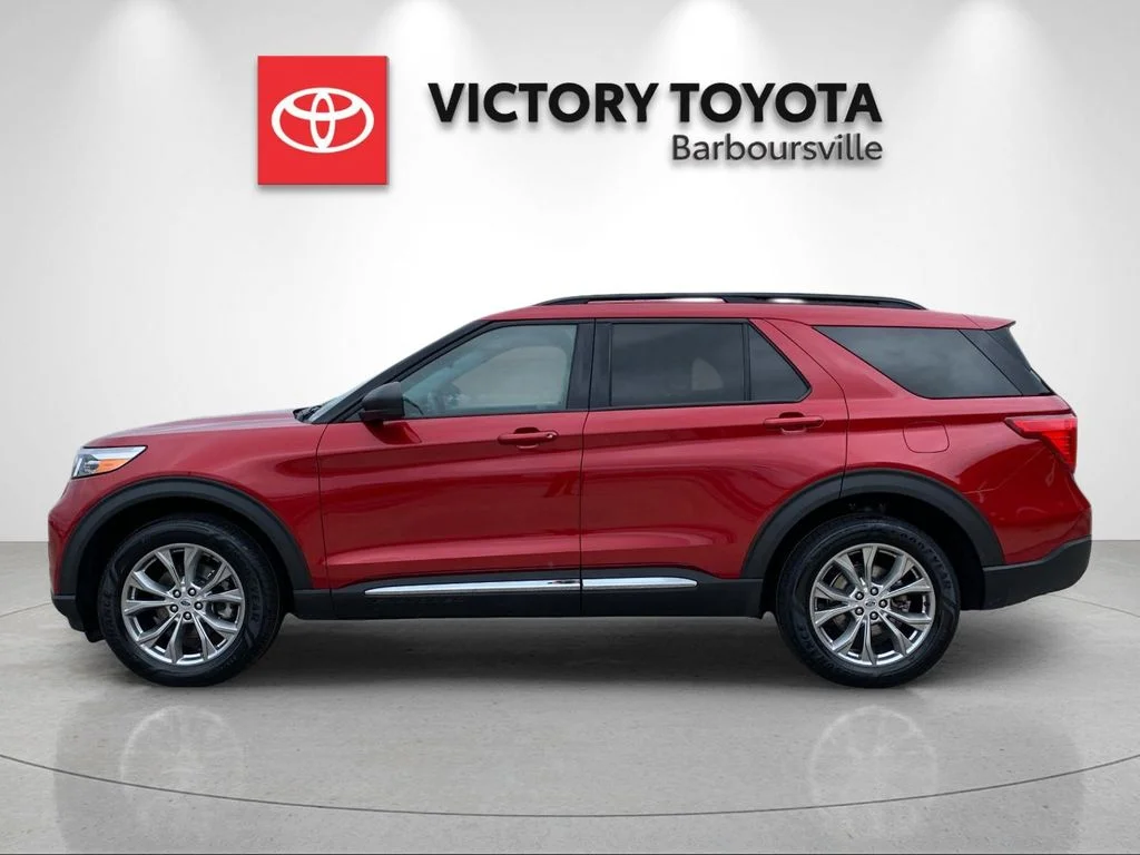 Used 2023 Red Ford XLT image 2