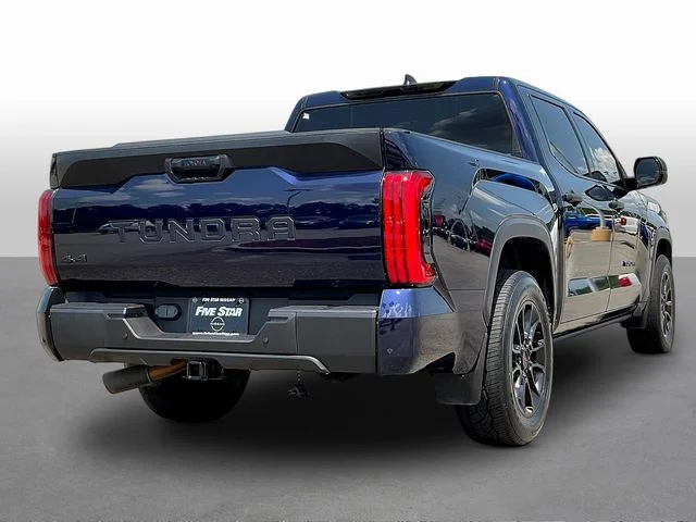 Used 2023  Toyota SR5 image 7