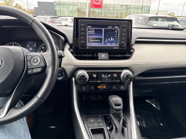 Used 2022 Silver Toyota XLE image 20